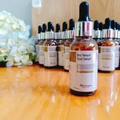 serum tinh chất nọc ong điều trị mụn skindom